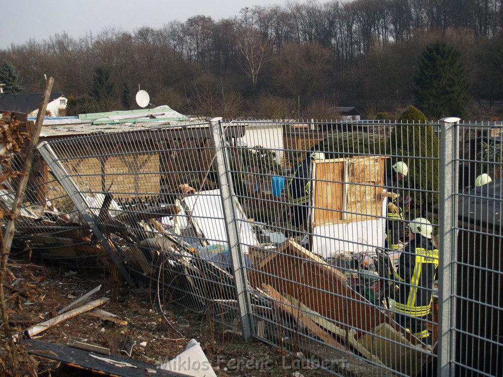 Gartenhaus in Koeln Vingst Nobelstr explodiert   P005.JPG